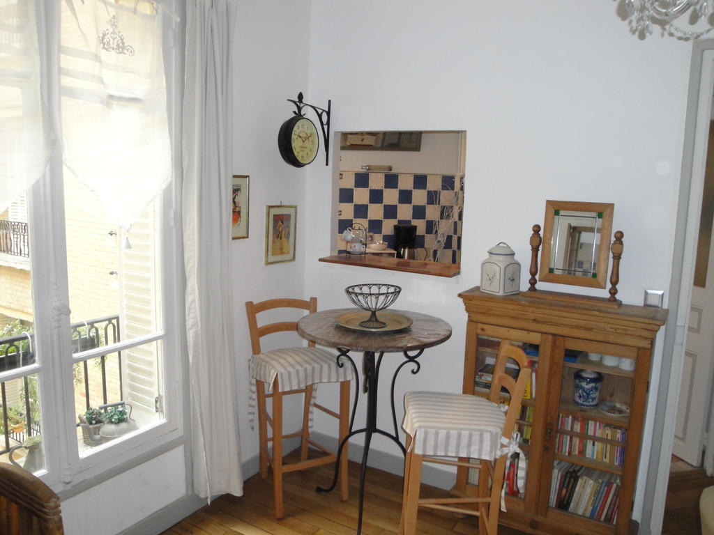 Almeria Garden Apartment Paris Zimmer foto