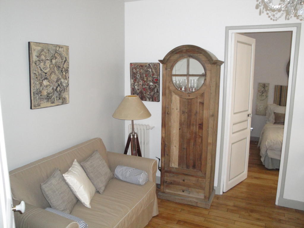 Almeria Garden Apartment Paris Zimmer foto